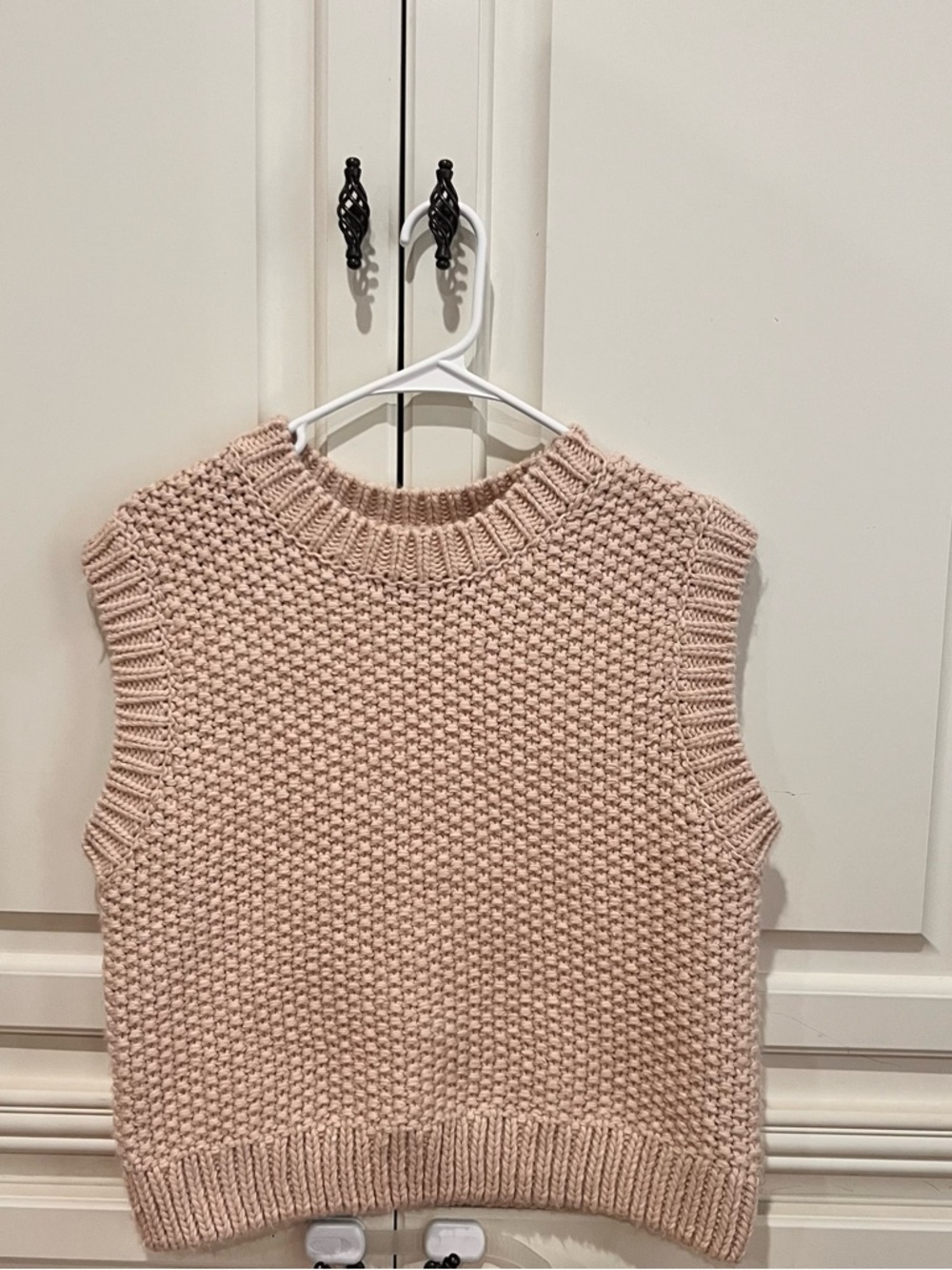 H&M Knit Sweater Vest – Size M (Blush Pink)